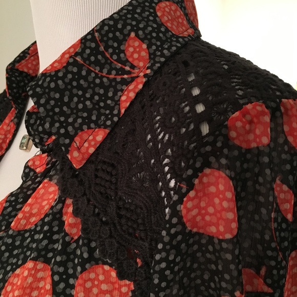 ๐ Vintage 90s Tie Up Blouse - Picture 6 of 8